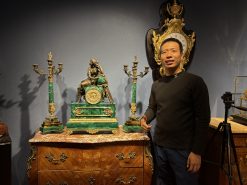 ĐỒNG HỒ TƯỢNG NỮ THẦN VŨ TRỤ, ĐÁ MALACHITE, ĐÁ KHỔNG TƯỚC